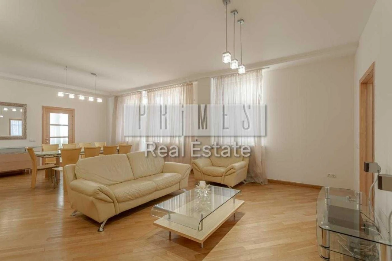 Продаж унікальної 4-кімнатній квартири 216 м² в центрі Києва, бульвар