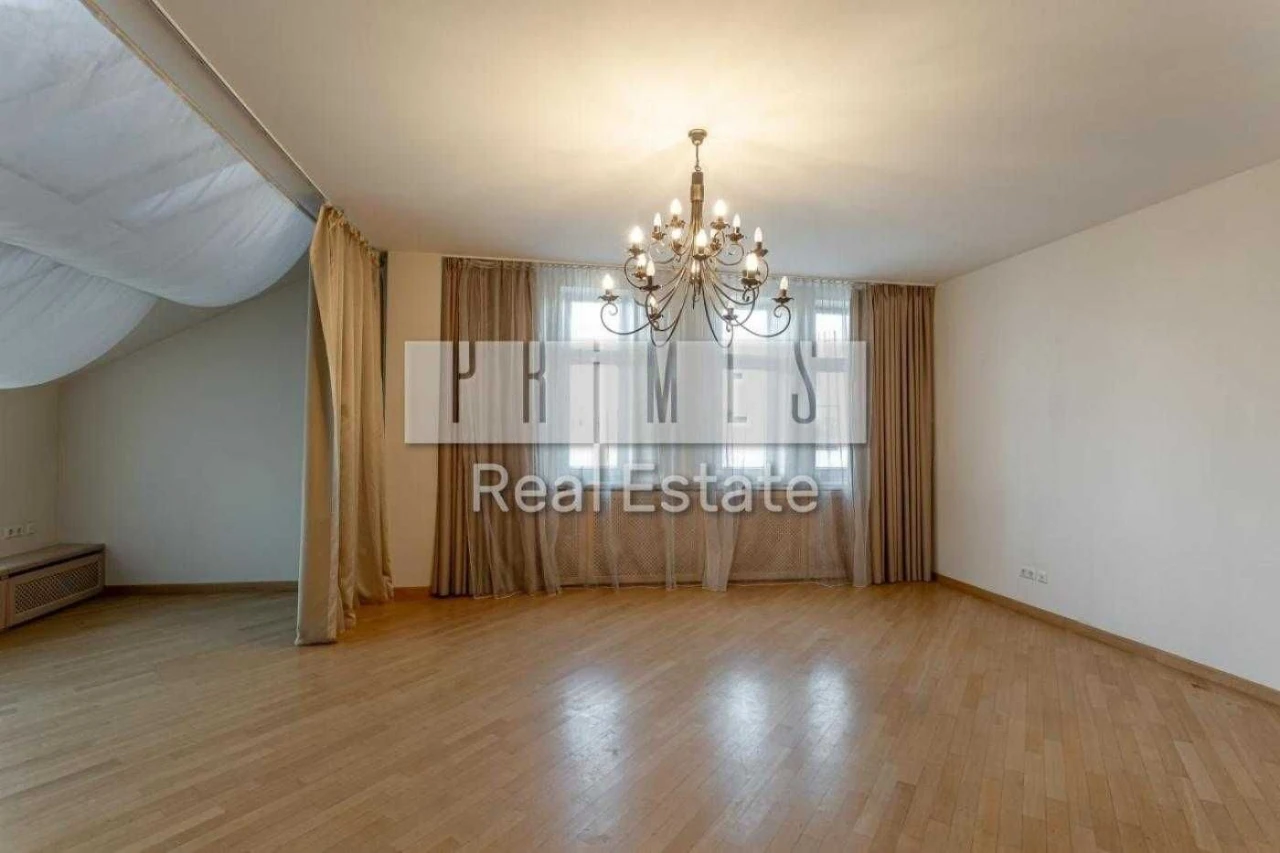 Продаж унікальної 4-кімнатній квартири 216 м² в центрі Києва, бульвар