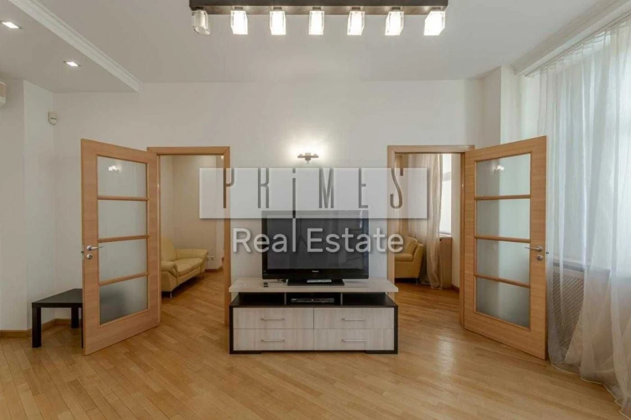 Продаж унікальної 4-кімнатній квартири 216 м² в центрі Києва, бульвар