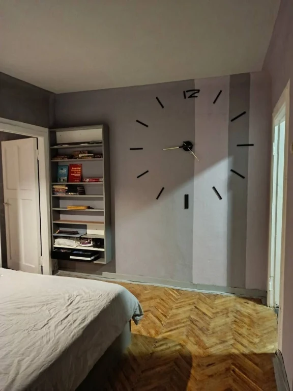 Arsenalskaya metro, ul. Mazepe 9, 5/5 floor, 60.6 sq.m.,