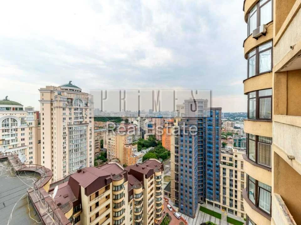 Квартира. Київ, Дмитрівська вул.