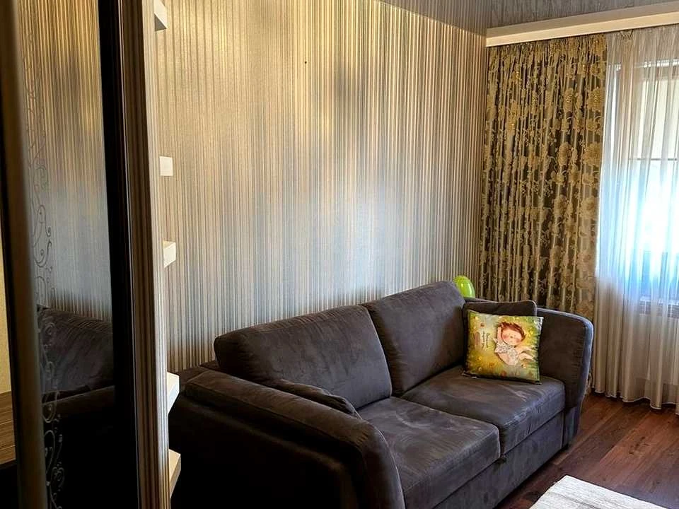 Apartment. Verkhovna Rada Blvd.