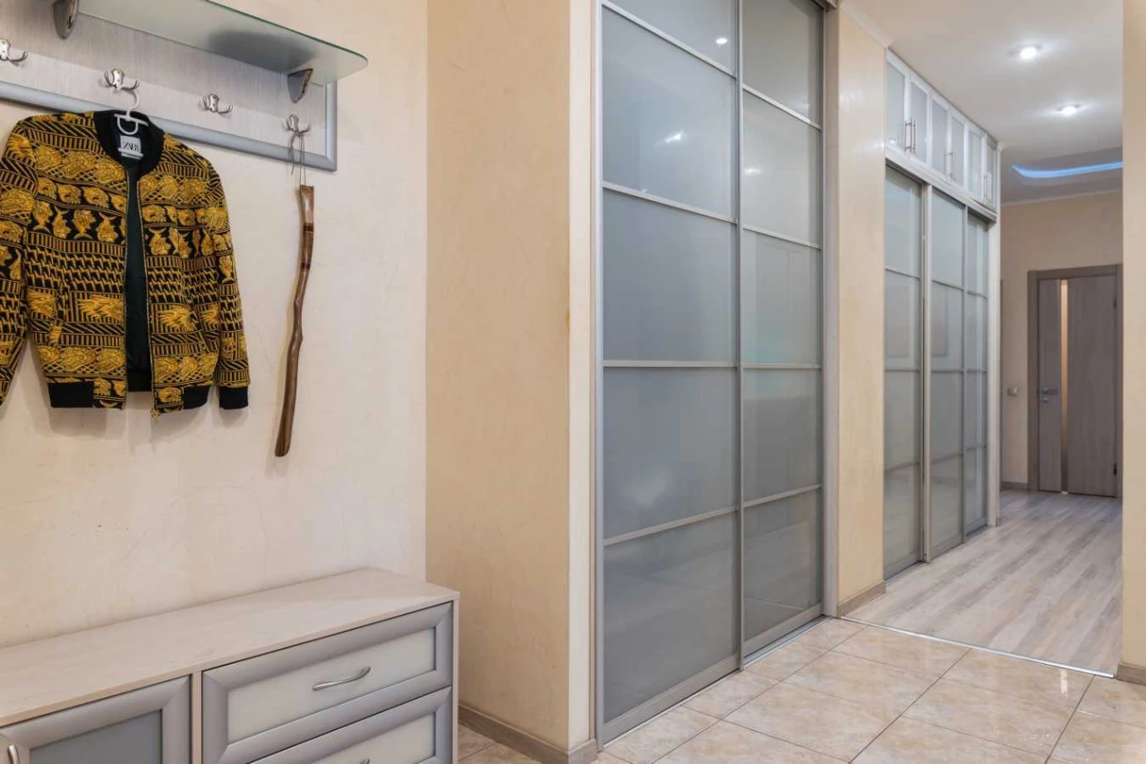 Продаж 3-кімнатній квартири 120 м², провулок Маршала Тимошенка,
