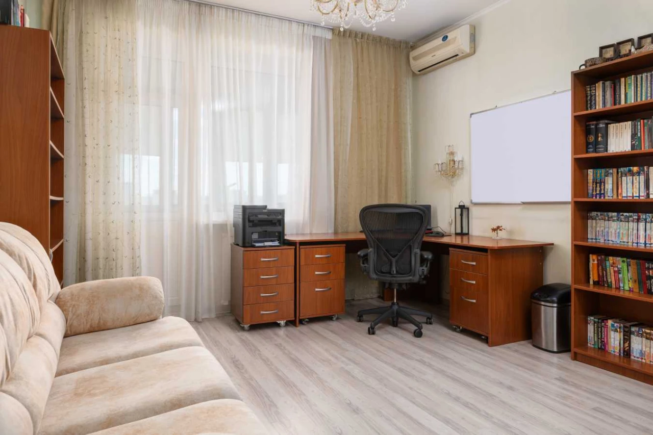 Продаж 3-кімнатній квартири 120 м², провулок Маршала Тимошенка,