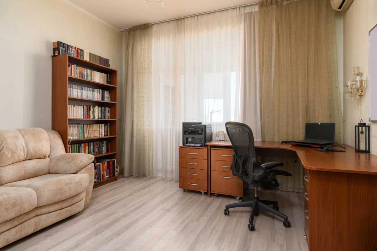Продаж 3-кімнатній квартири 120 м², провулок Маршала Тимошенка,