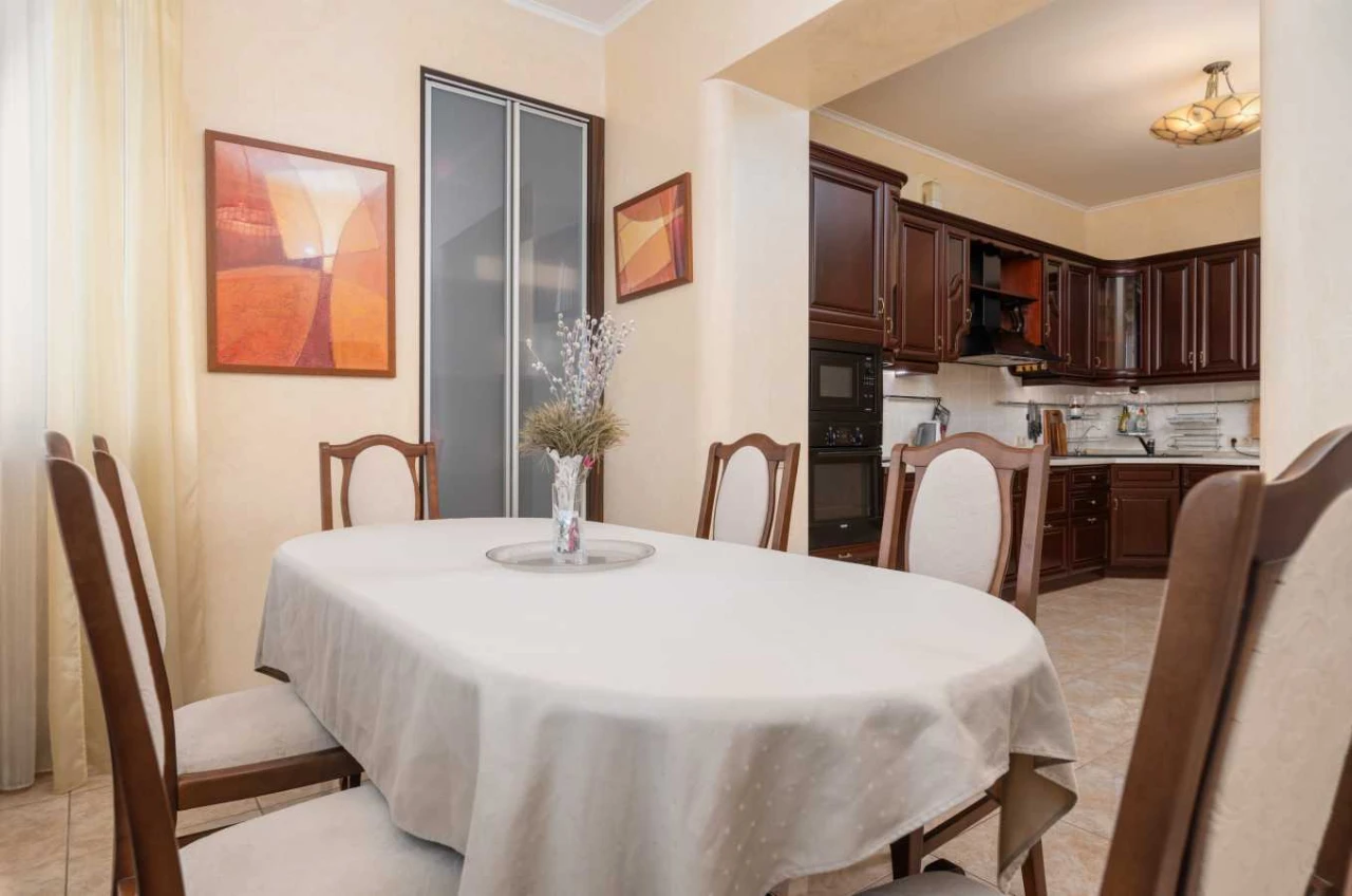 Продаж 3-кімнатній квартири 120 м², провулок Маршала Тимошенка,