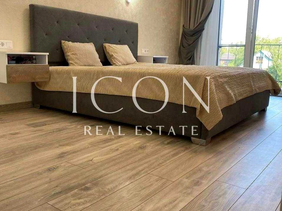 House. Sadova Street, Kyiv
