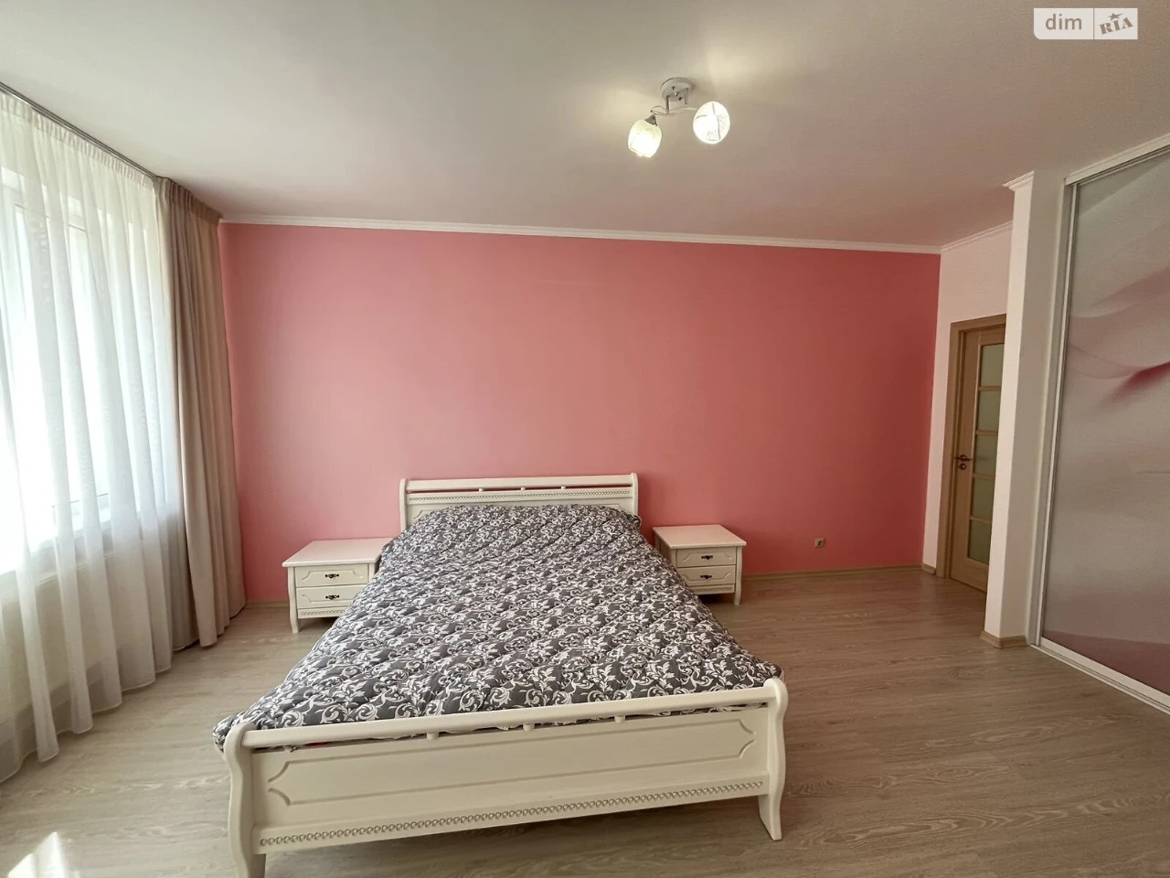 Продаж Квартира Виставка