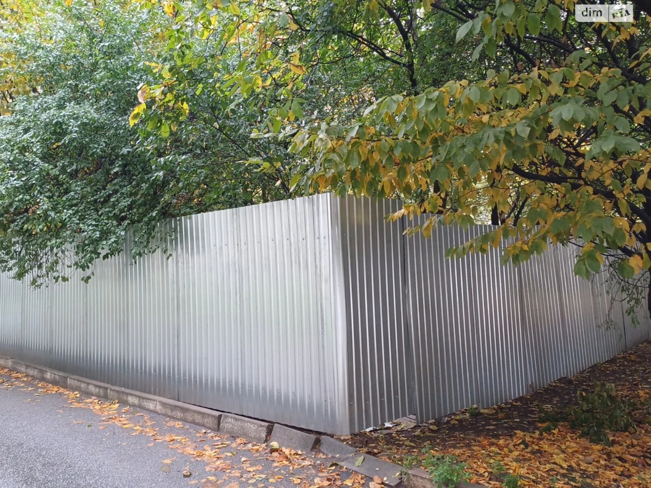 Продаж ділянки під комерційне будівництво в Слов'янці