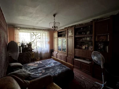 Apartment. Chernivtsi, South-Circular Street