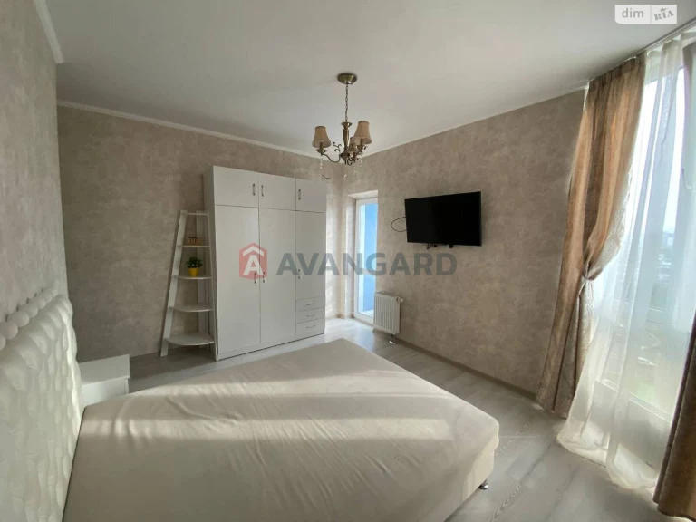 Long-Term Rental Apartment Dniprovsky