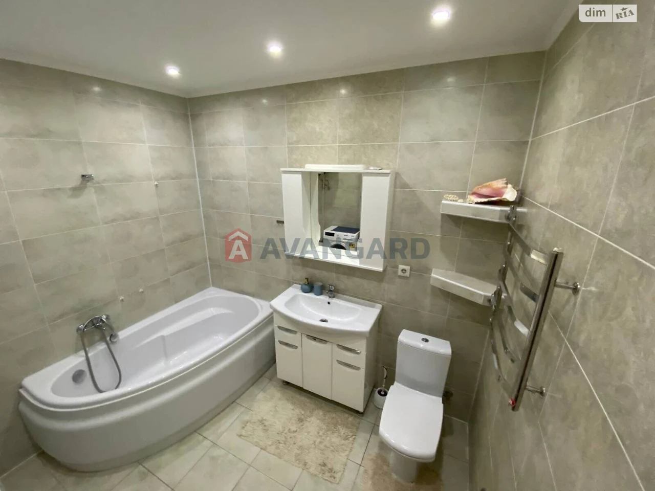 Long-Term Rental Apartment Dniprovsky