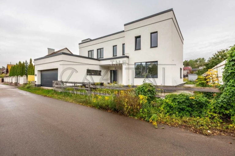 FOR SALE/House 327 m2, 16 acres, Swimming pool, Gas, Vita-Litovskaya