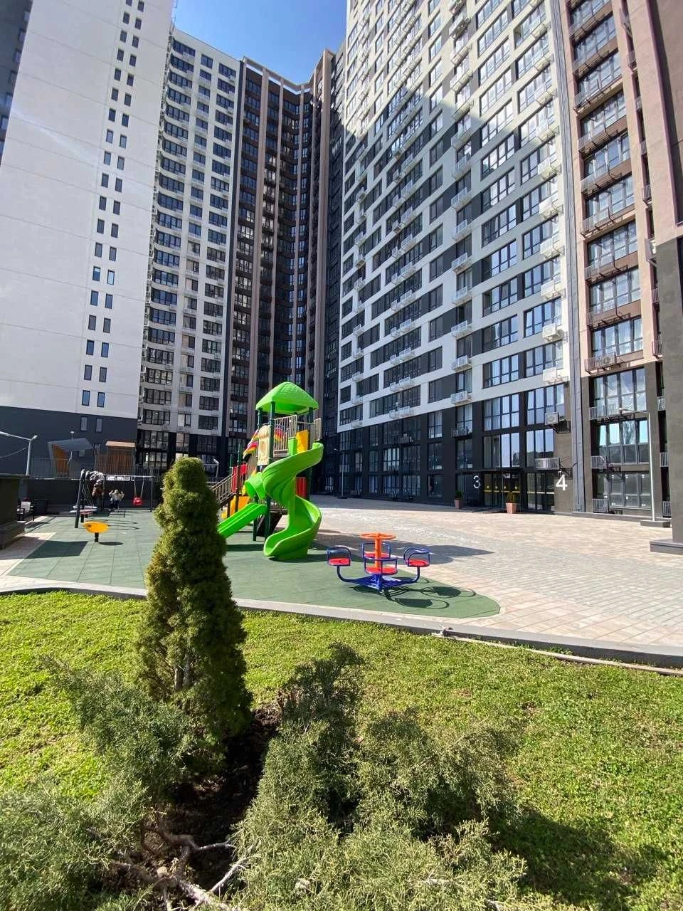 Продається 2-кімнатна квартира в ЖК "Модерн" на станції "Фонтан"