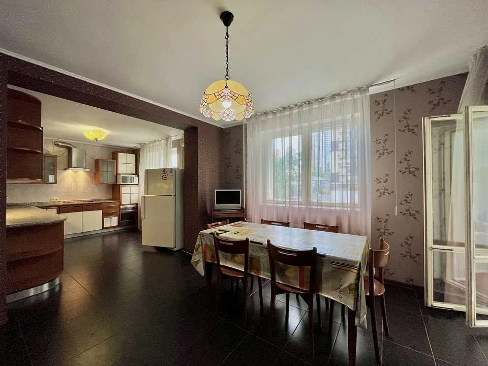 Apartment. Vasil Tutennyka st., Kyiv