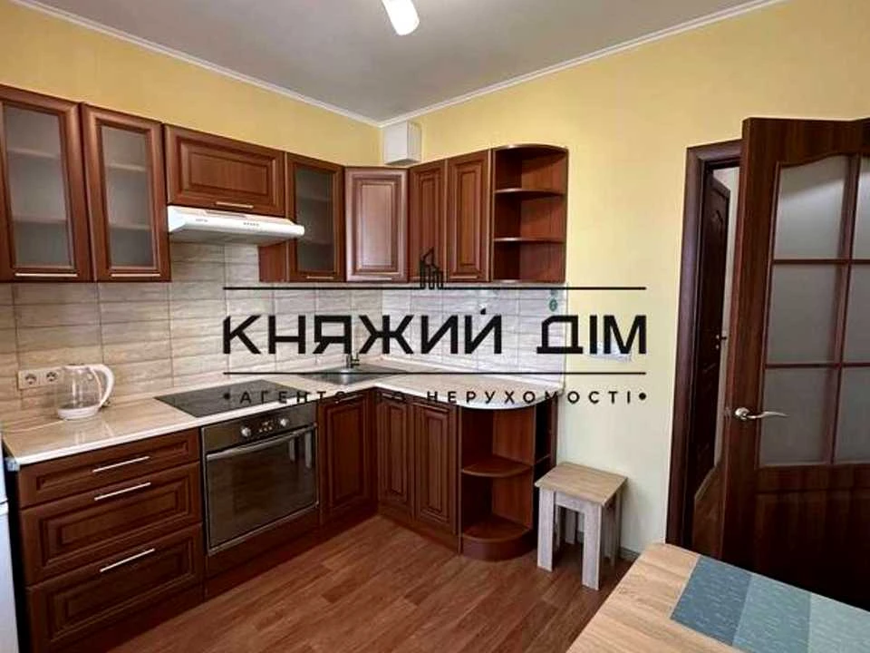 Квартира. Киев, улица Софии Русовой