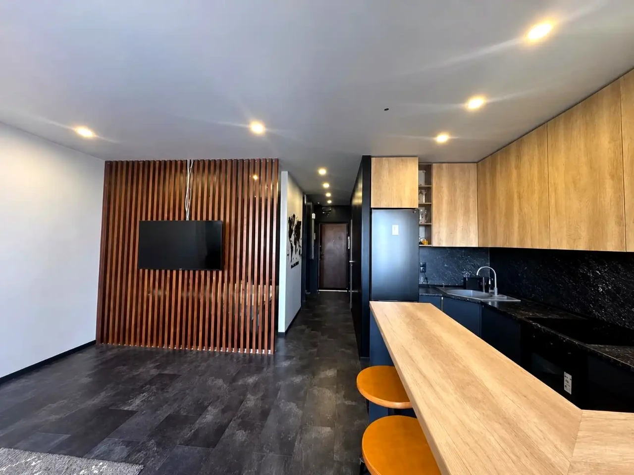 Rent 1-bedroom apartment 52 sq.m. 18/25 floor.