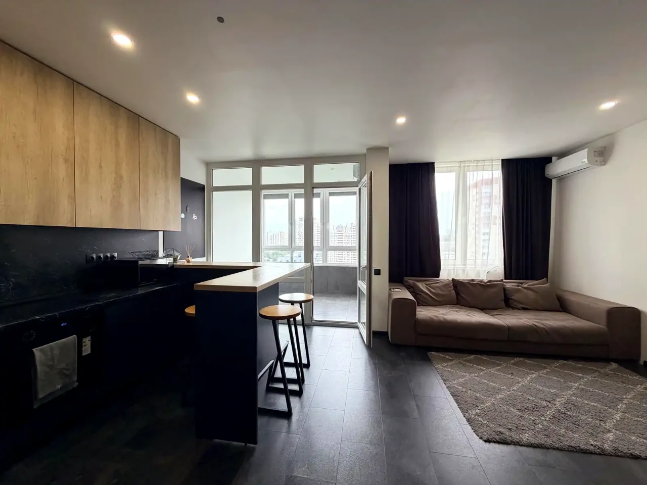 Rent 1-bedroom apartment 52 sq.m. 18/25 floor.