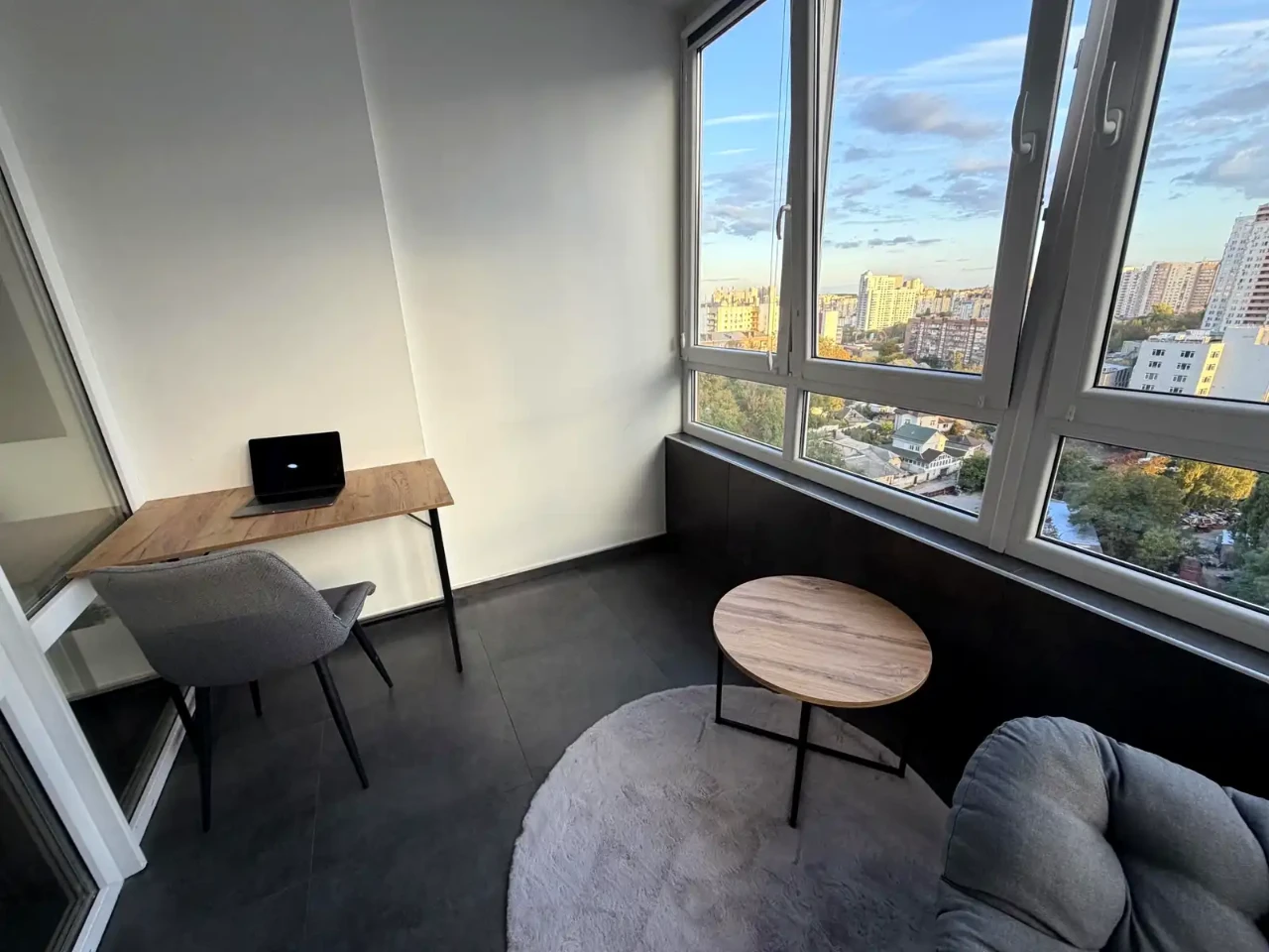 Rent 1-bedroom apartment 52 sq.m. 18/25 floor.
