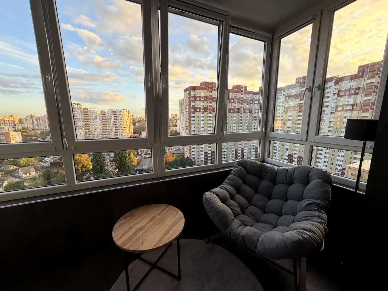 Rent 1-bedroom apartment 52 sq.m. 18/25 floor.