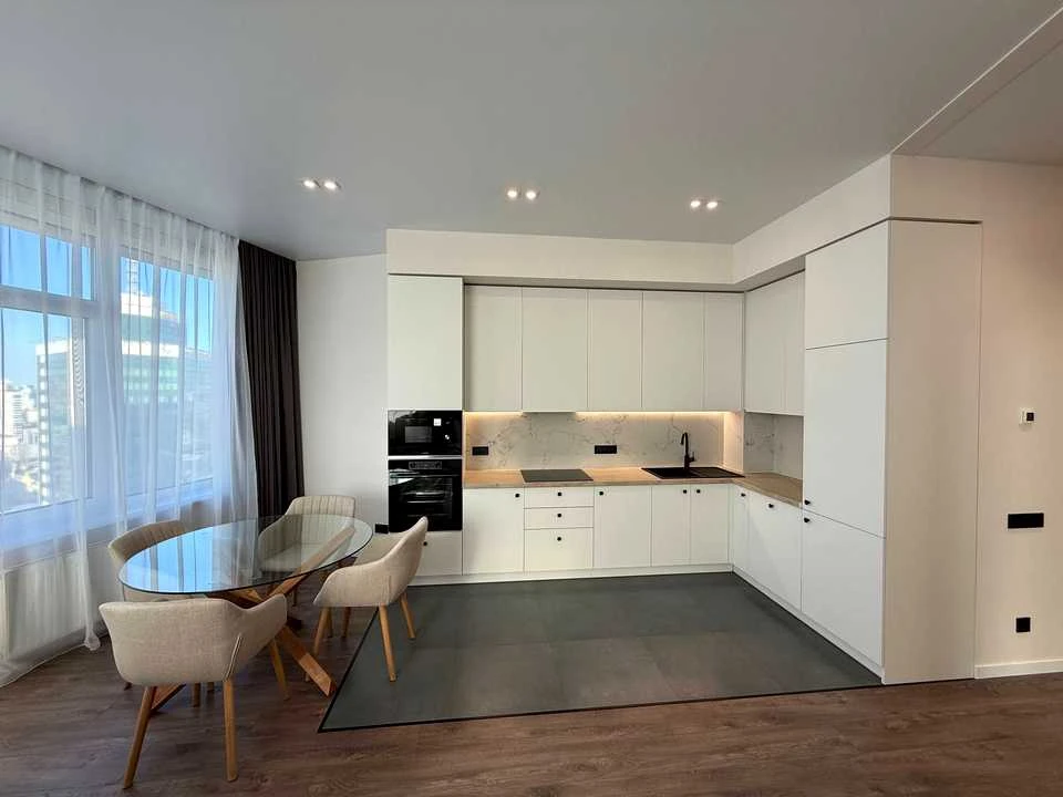Apartment. Kyiv, Berezaysky Prospect.