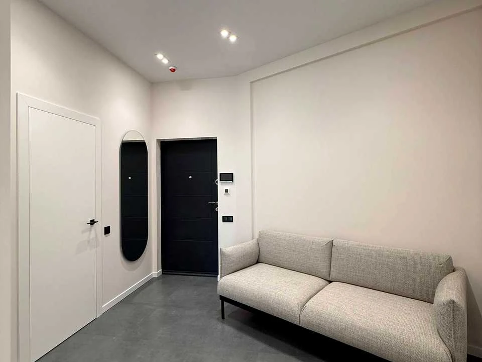 Apartment. Kyiv, Berezaysky Prospect.