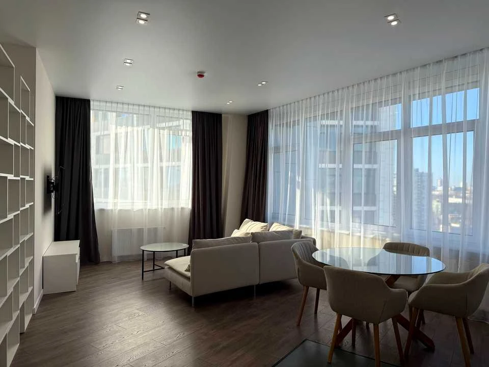 Apartment. Kyiv, Berezaysky Prospect.