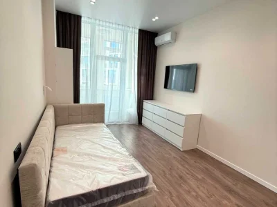 Apartment. Kyiv, Berezaysky Prospect.