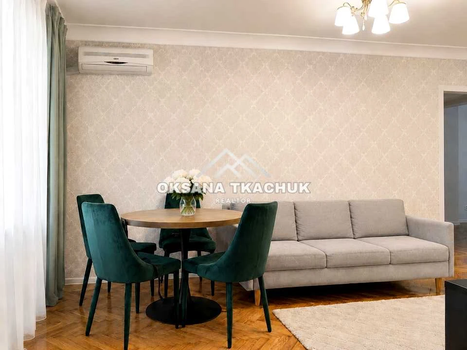 Apartment. Antonovicha Street, Kyiv