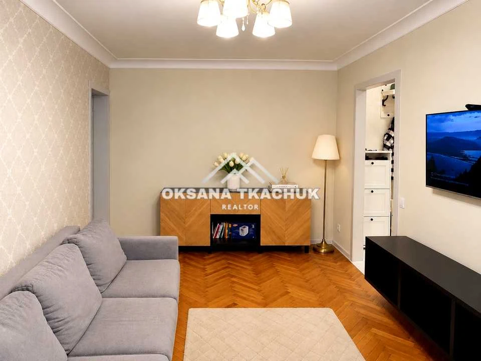Apartment. Antonovicha Street, Kyiv