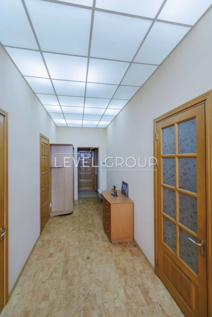 Sale of a 3-level apartment (200m2) in University, st