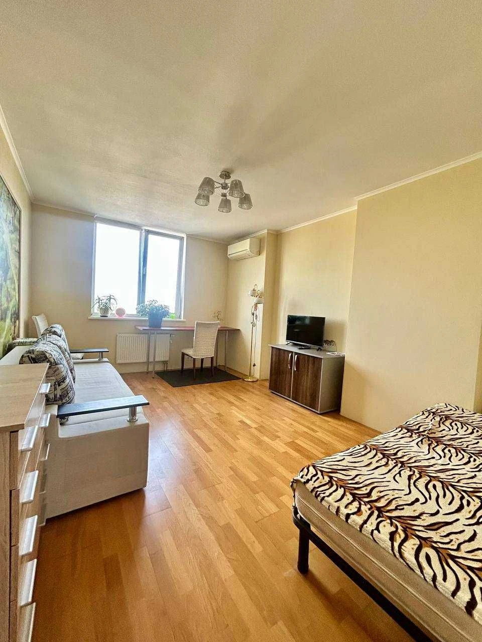 Продаж 3-кімнатної квартири (99 м2) вул. Степана Рудницького 3/7