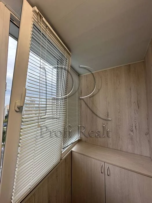 Продажа 1-комнатной квартиры по адресу Зои Гайдай 12/10