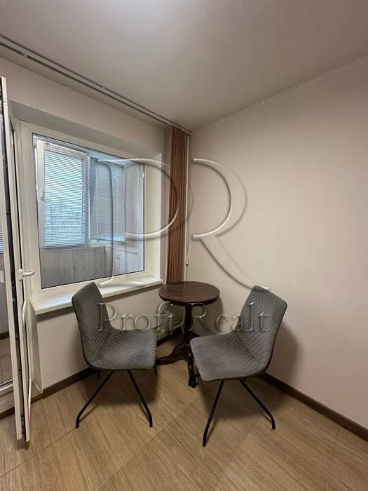 Продажа 1-комнатной квартиры по адресу Зои Гайдай 12/10