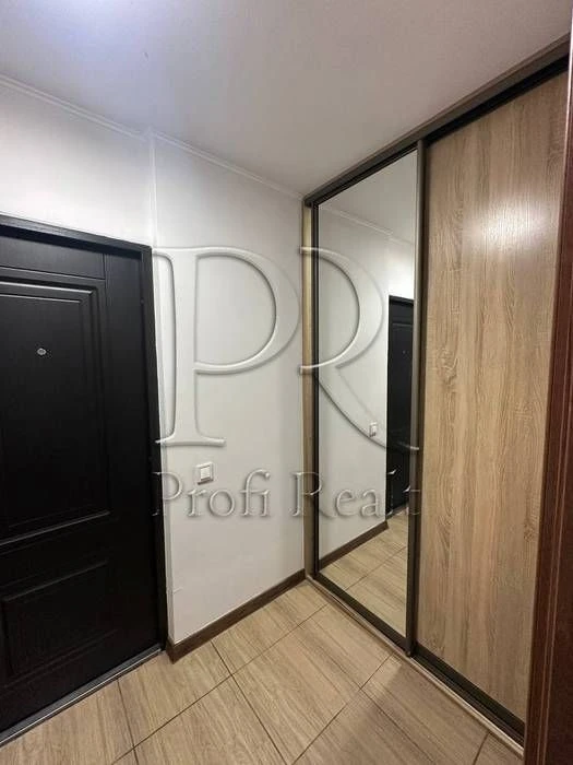 Продажа 1-комнатной квартиры по адресу Зои Гайдай 12/10