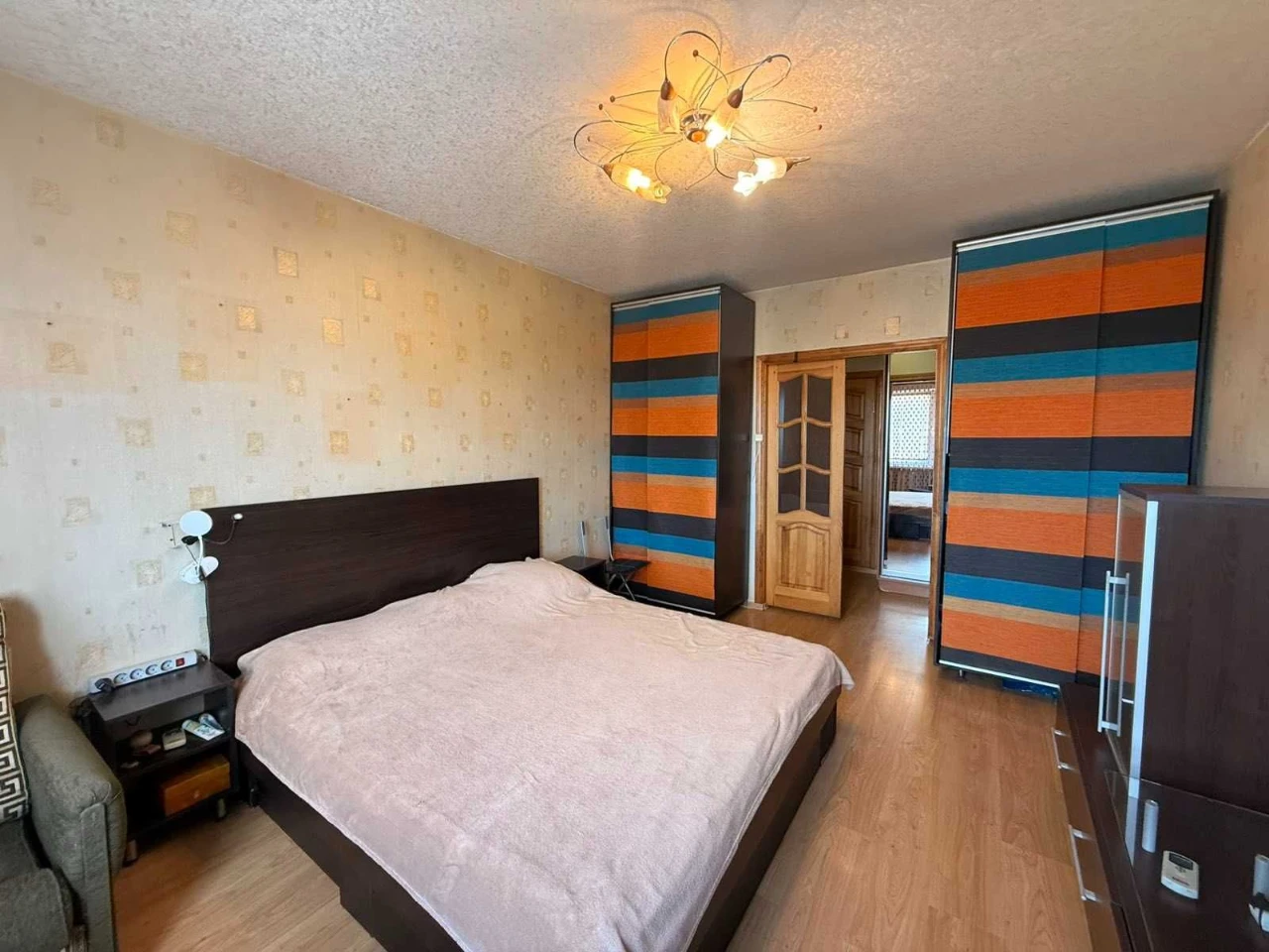 Продажа без коми 2-х комнатной квартиры, ул. Героев Дня, 23, метро 10 минут