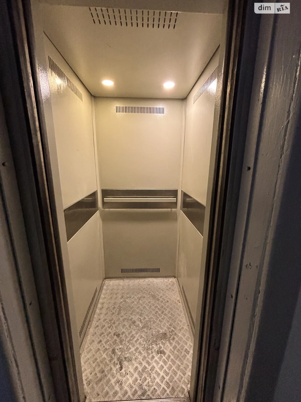Apartment for Sale – Left Bank