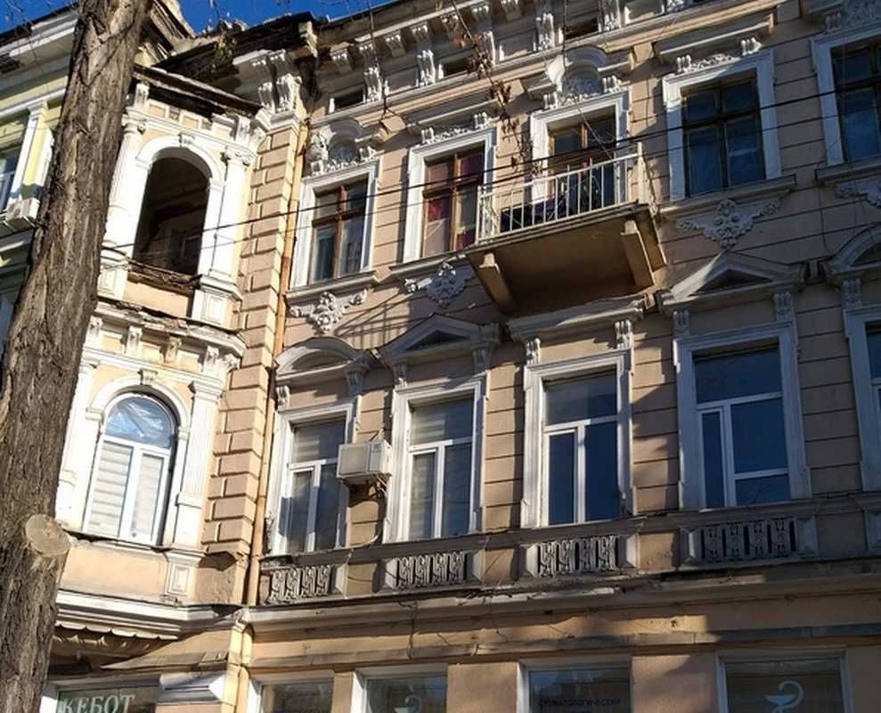 Продам  квартиру площадью 176 м в центре ул. Преображенская/