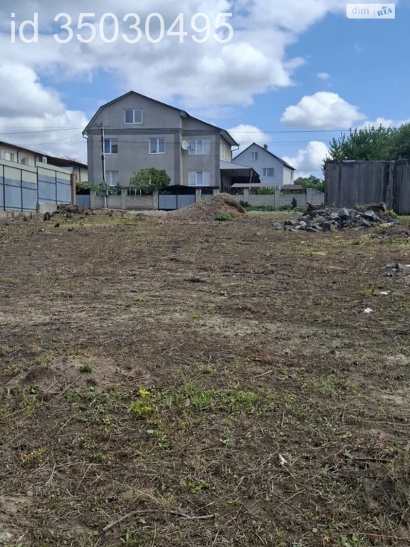 Продаж участка под строительство в Лезневе