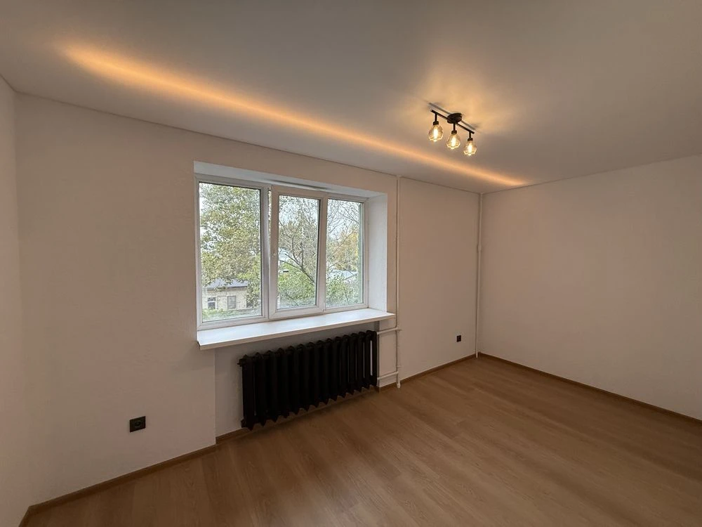 Two-bedroom apartment renovated near "City Heart" park