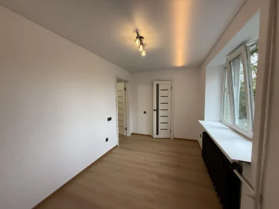 Two-bedroom apartment renovated near "City Heart" park