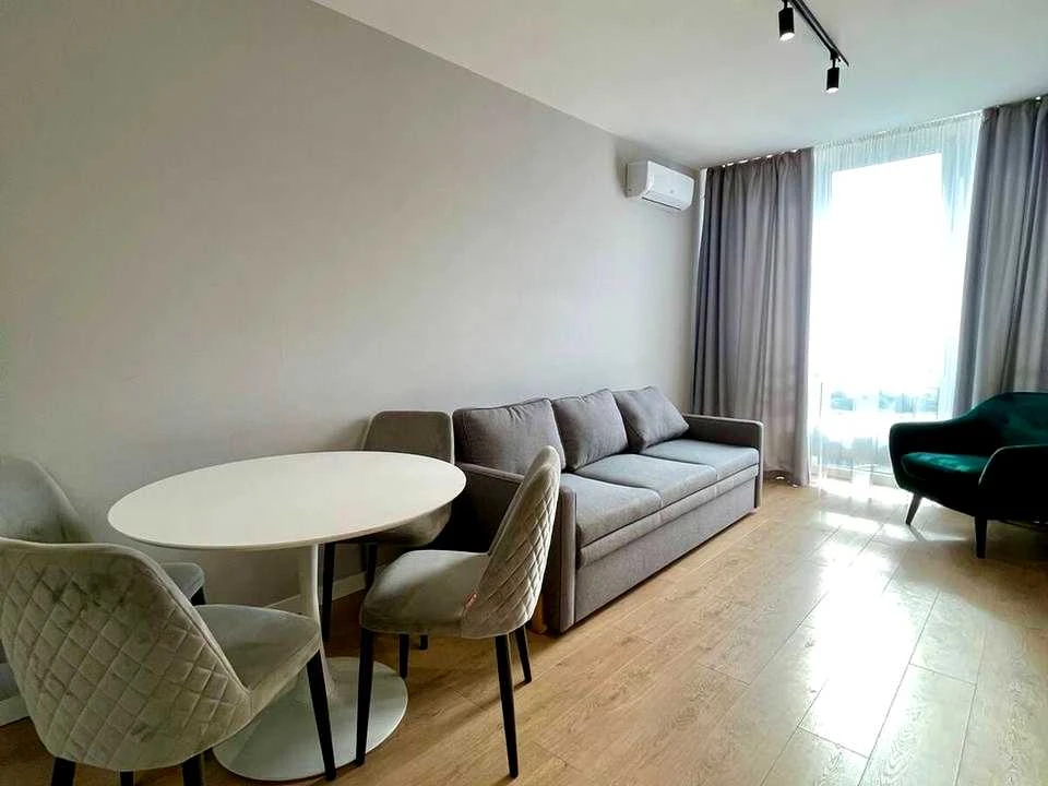 Apartment. Дніprovs'ka naberezhna vul.