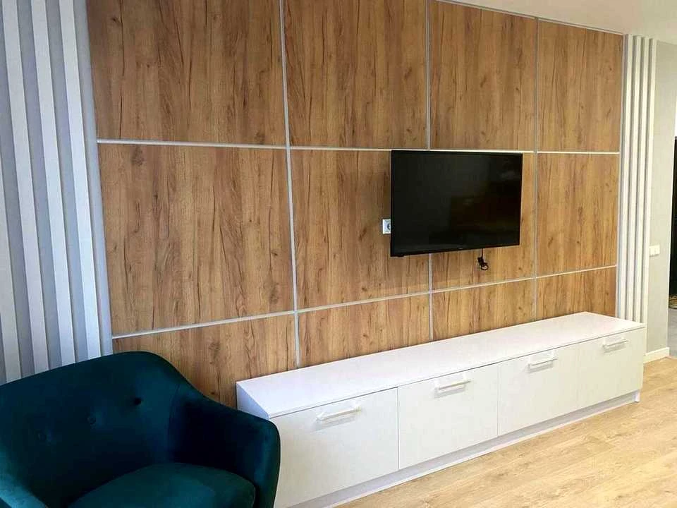 Apartment. Дніprovs'ka naberezhna vul.