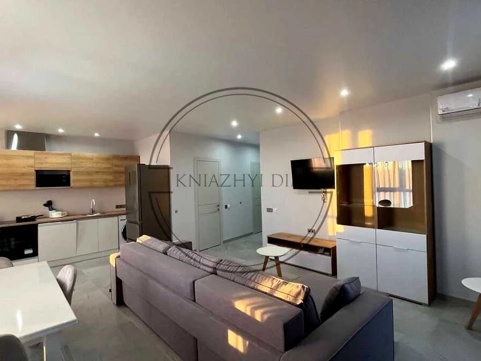 Apartment. Dniprovska Naborozhna st.