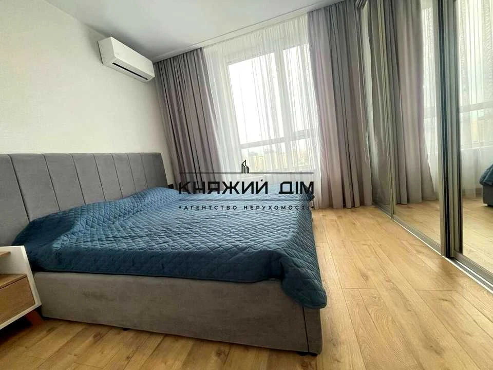 Apartment. Dniprovska Naborozhna st.