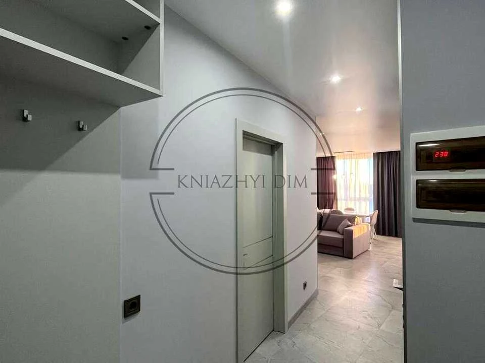 Apartment. Dniprovska Naborozhna st.