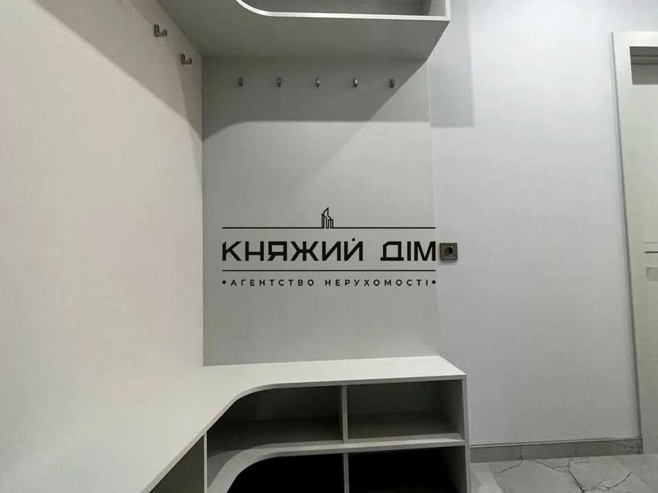 Apartment. Dniprovska Naborozhna st.