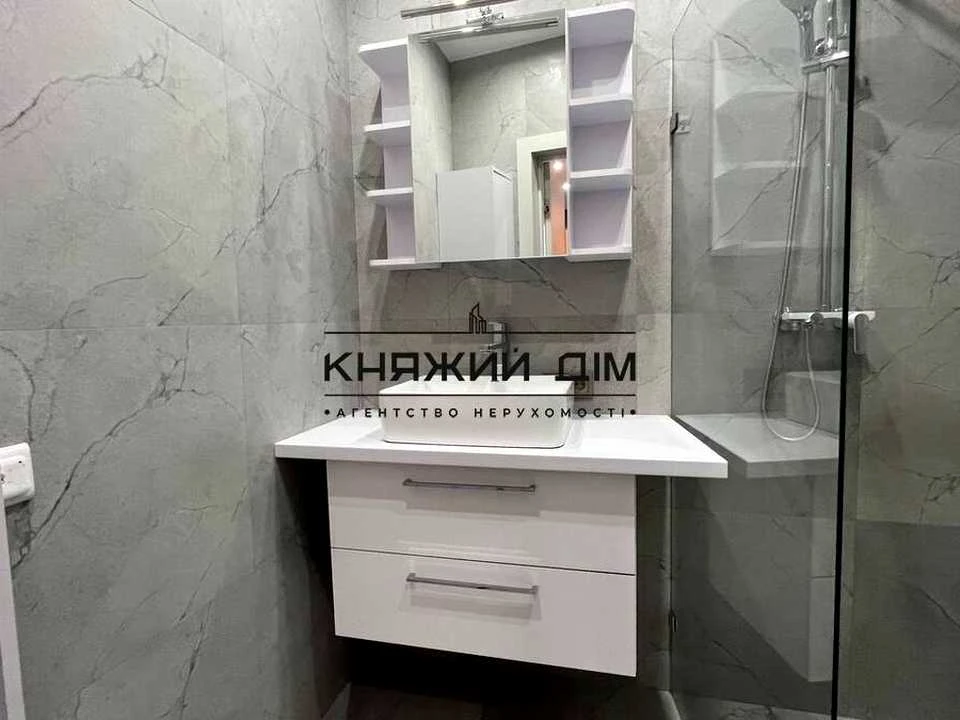 Apartment. Dniprovska Naborozhna st.