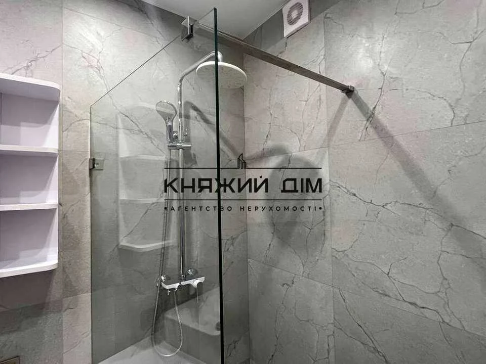 Apartment. Dniprovska Naborozhna st.