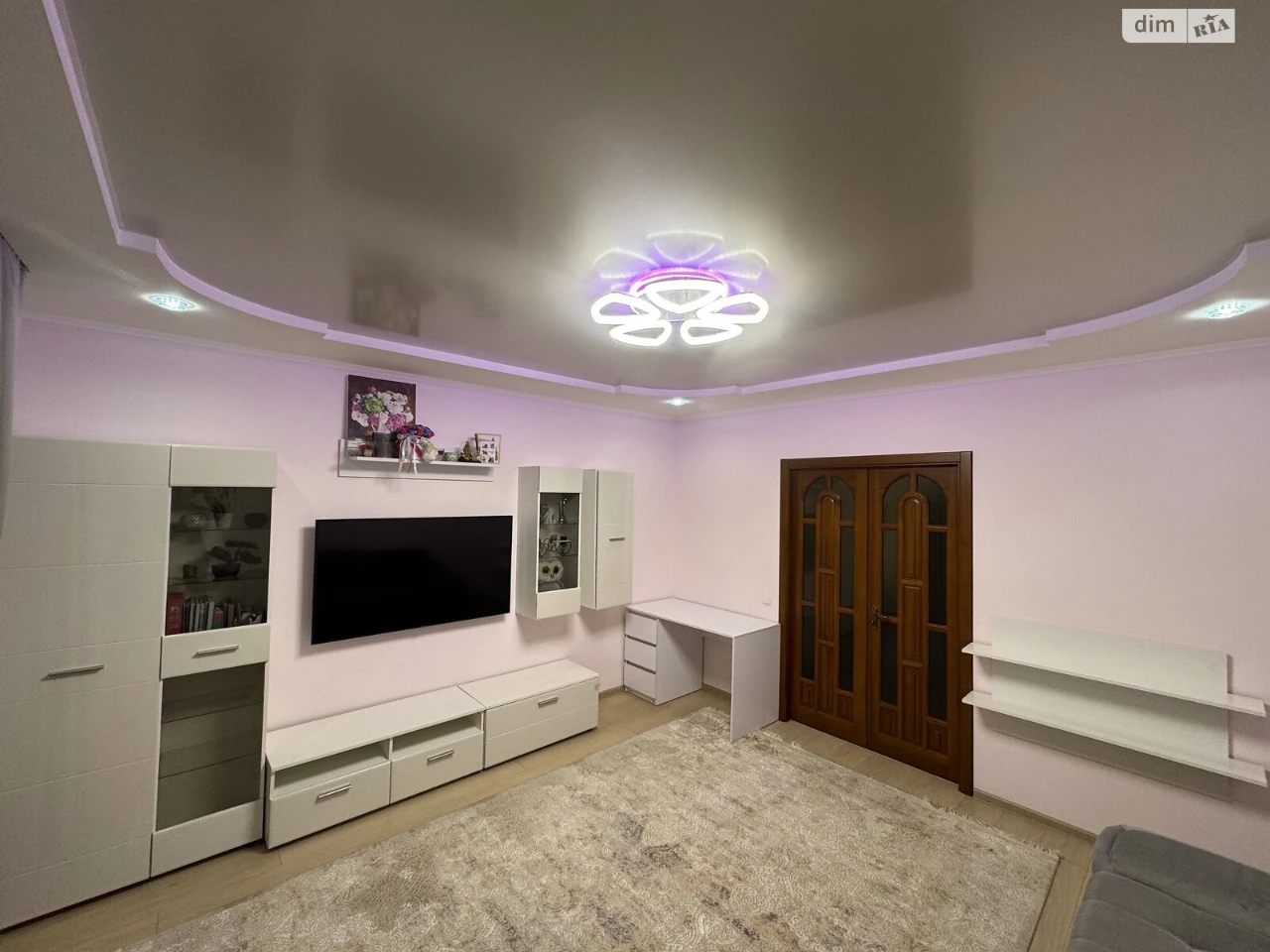 Sale of Apartment Near Estate